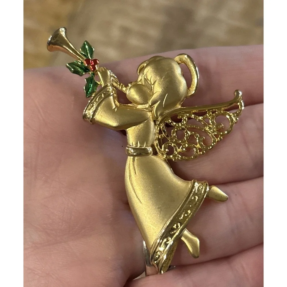 Vintage Angel Christmas Cherub Trumpet Brooch Enamel Holly Gold Tone Holiday